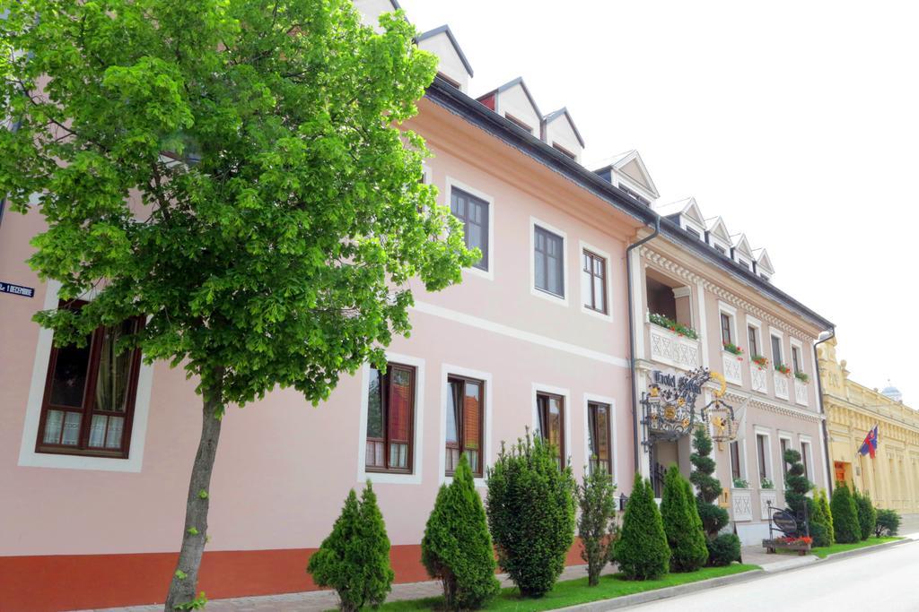 Hotel Slavia Salonta Esterno foto